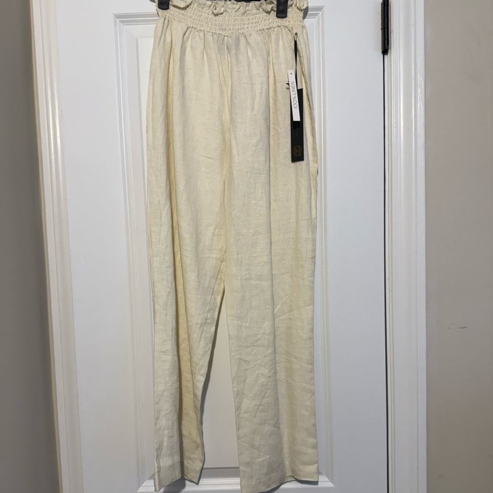 Women’s House of Harlow 1960 Cream Linen Pants. NWT